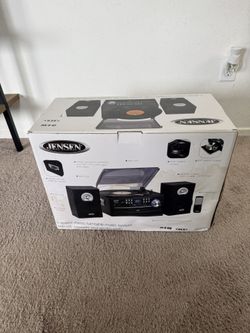 NEW Jensen 3-Speed Stereo Turntable