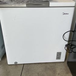 Midea Chest Freezer