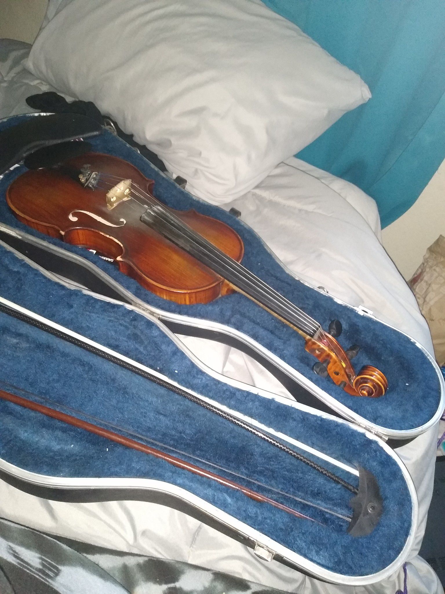 A Karl Wilthelm model 22 4/4 Violin and case and accessories