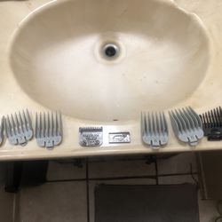 Clippers For Hair Cutting Machine (WHALS) Sizes 2-3-4-6-8 and Left And Right Also The 2 Blades 