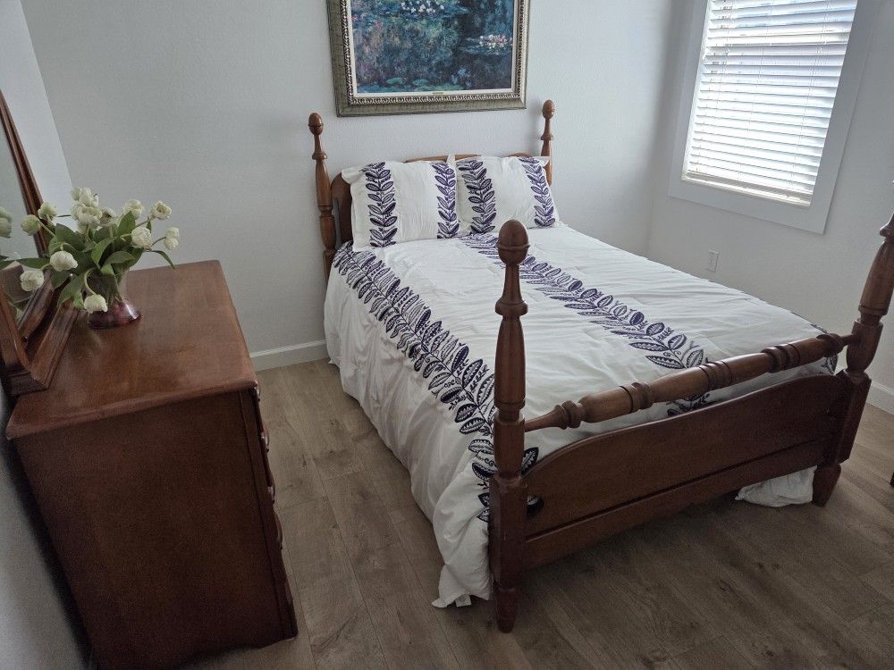 Bedroom Set, Bed, Dresser And Chest With Adjustable Frame And Mirror 