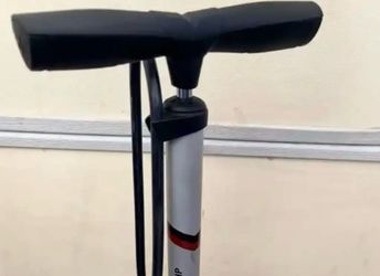 Bike Pump With Gauge Great Condition