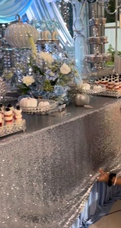 Table cloth crosses