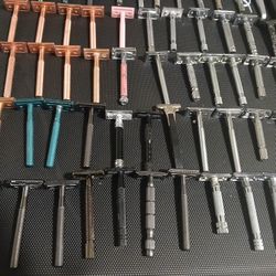 BARBERSHOP LIQUIDATION – HUGE PROFESSIONAL RAZOR & BLADE LOT
Massive professional shaving collection for sale. Perfect for barbershop owners