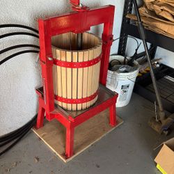 Metal And Wooden Fruit Press 