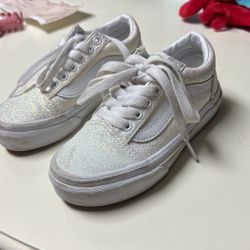 Vans Size 11 shoes Brand new! 