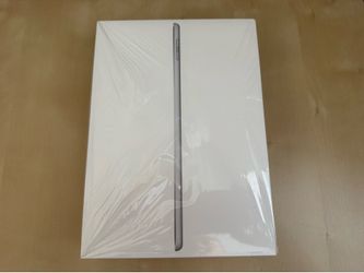 Apple iPad 9.7” - 128GB / Silver (6th Gen)
