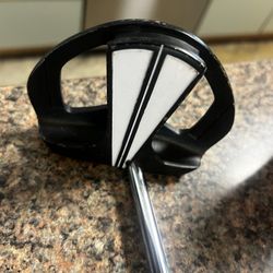 Center shaft Putter, right hand, GR888 condition, few photos closely, $149
