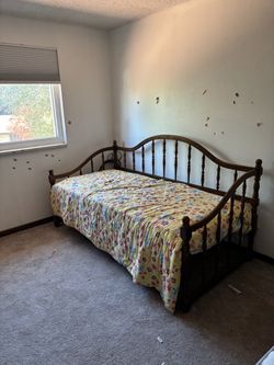 FREE Twin bed daybed