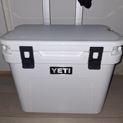 White YETTI ROLLING COOLER