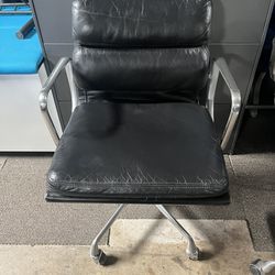 Herman Miller Wakes Black Leather Soft Leather Chair 