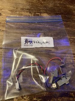 iRobot Model 675 Charging Ports 