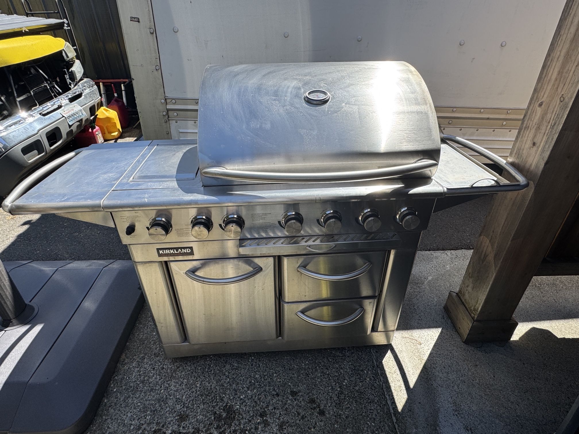 Large kirkland signature gas BBQ grill