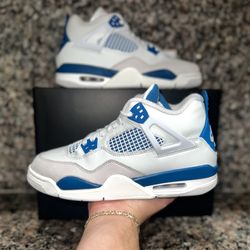 Air Jordan 4 Retro “Military Blue” Sizes 8m / 8.5m / 9m / 9.5m / 10m / 10.5m / 11m / 11.5m / 12m / 13m IN HAND BRAND NEW