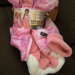 Snow Set (size 5) New 