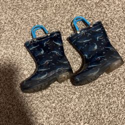 Toddler rain boots size 6