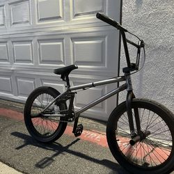 Grey bmx bike/bicicleta bmx gris