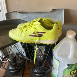 Soccer Cleats Size 3