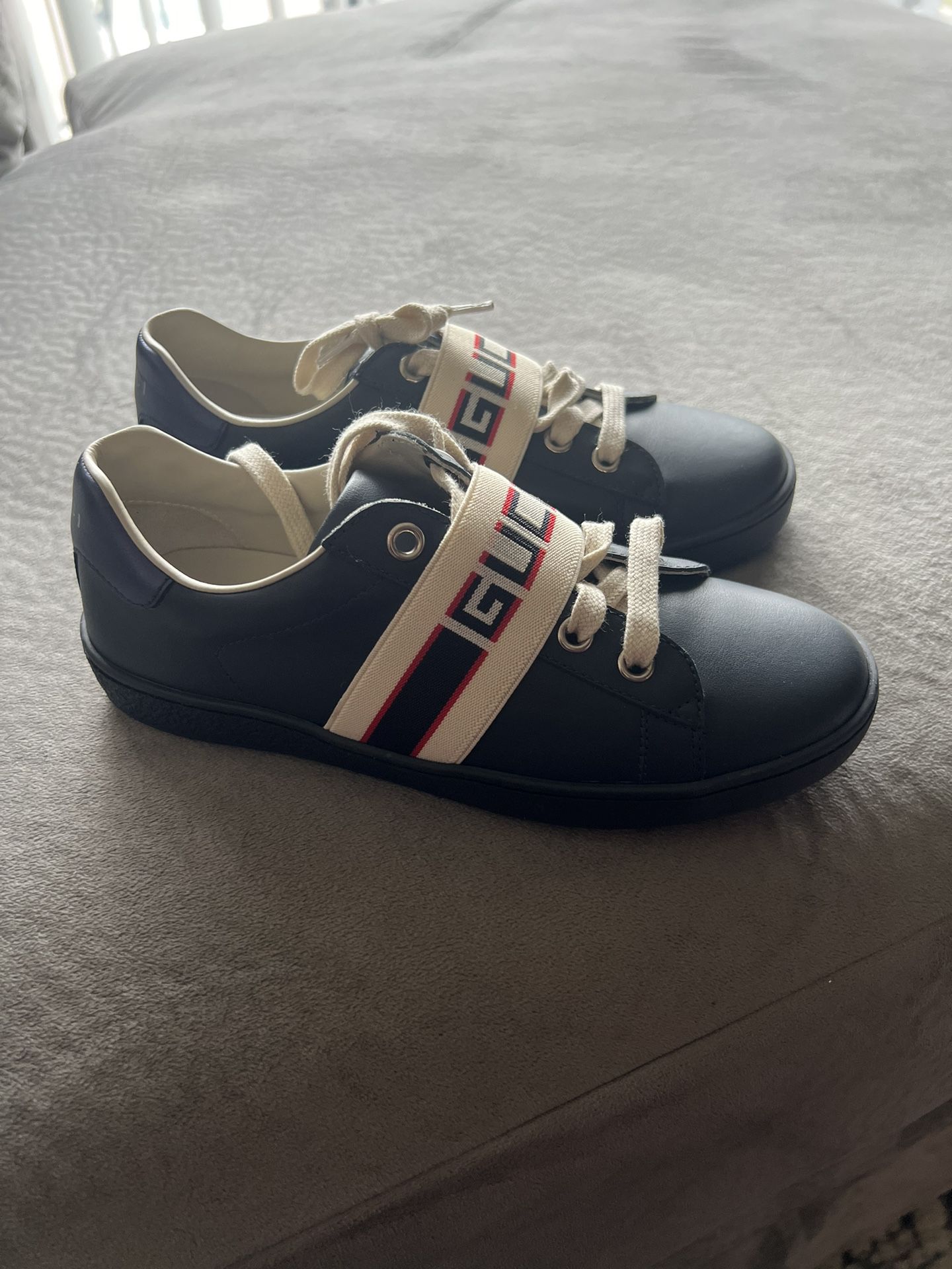 Gucci Shoes For Youth Size 1.5 