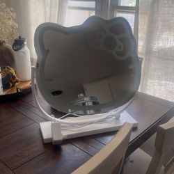 Vanity Hello Kitty Mirror 