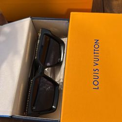Louis Vuitton Sun Glasses 