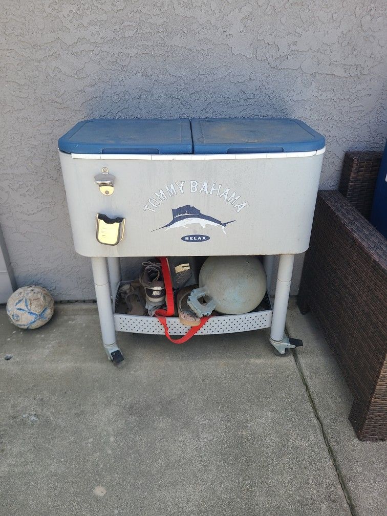 Tommy Bahama Ice Chest