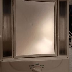 Conair Lighted Makeup Mirror. One Side Magnifying.
