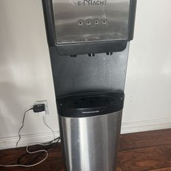 Dispensador De Agua Fria Y Caliente $80