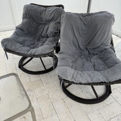 2 Swivel Chairs 