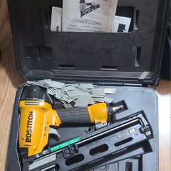 Bostitch N62FN-2 Pneumatic Angled Finish Nailer 1" to 2-1/2" 15 Gauge Nail Gun