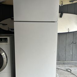 Whirlpool Fully Functional White Refrigerator Top Freezer