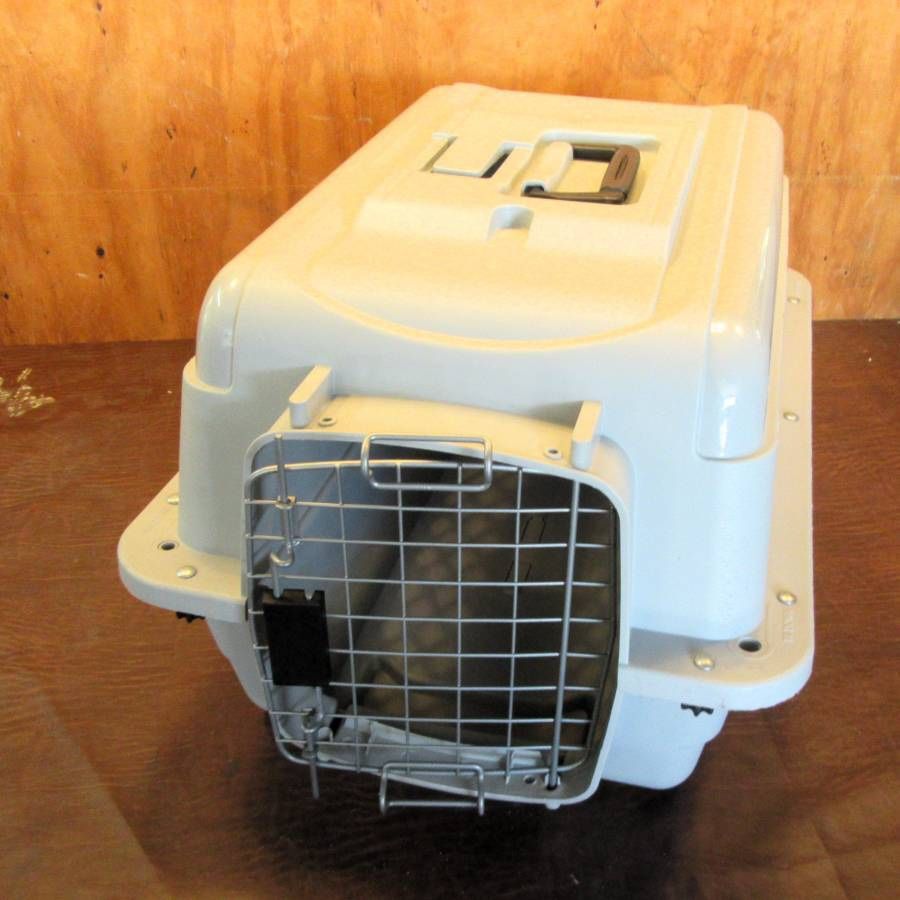 Pet Carry Crate Plastic Small 23x16x14