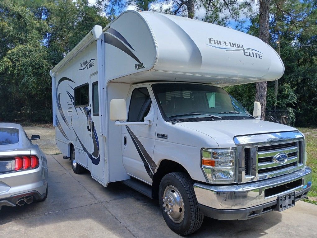 2018 Ford E-350