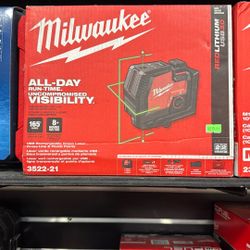 Milwaukee Green 100 ft. Cross Line and Plumb Points Rechargeable Laser Level with REDLITHIUM Lithium-Ion USB Battery and Charger