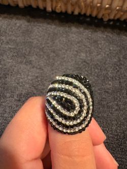 Women’s ring, size 7, metal