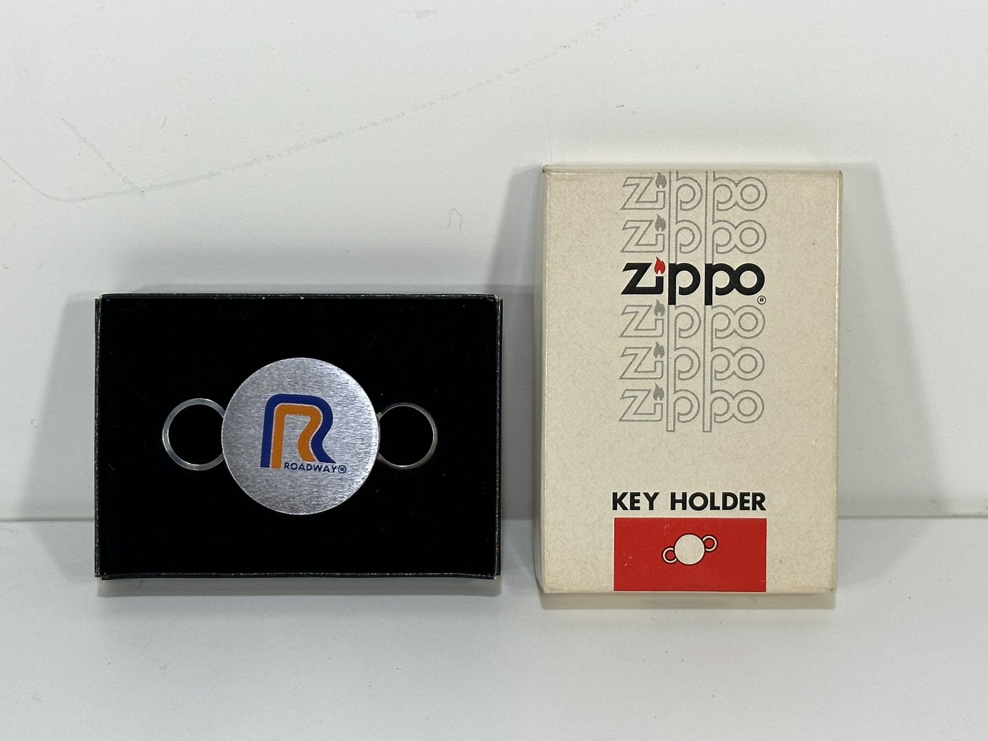 NOS Vintage Zippo Key Holder No. 5990 in Box ~ "Roadway" Advertisement