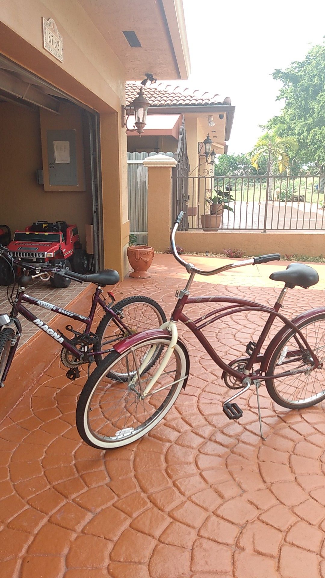 2 bicycles cruiser and mountain bike