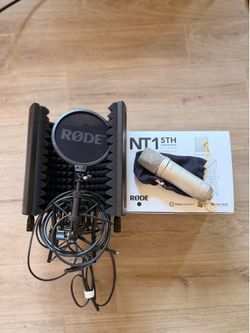 RØDE NT1 5th Generation Studio Microphone Bundle – Like New
