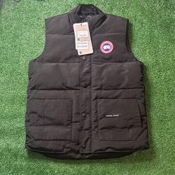 NEW Canada Goose Freestyle Crew Vest. Size M