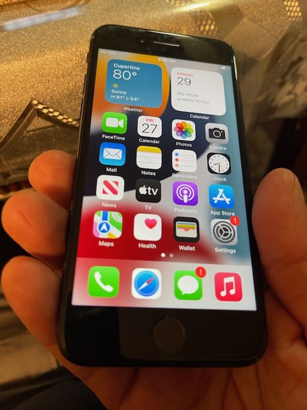 iPhone 7 32gb Unlocked No Issues At All. 