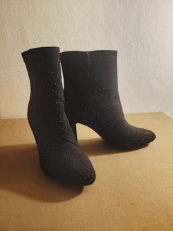 Women's short ankle boots / Size 8
