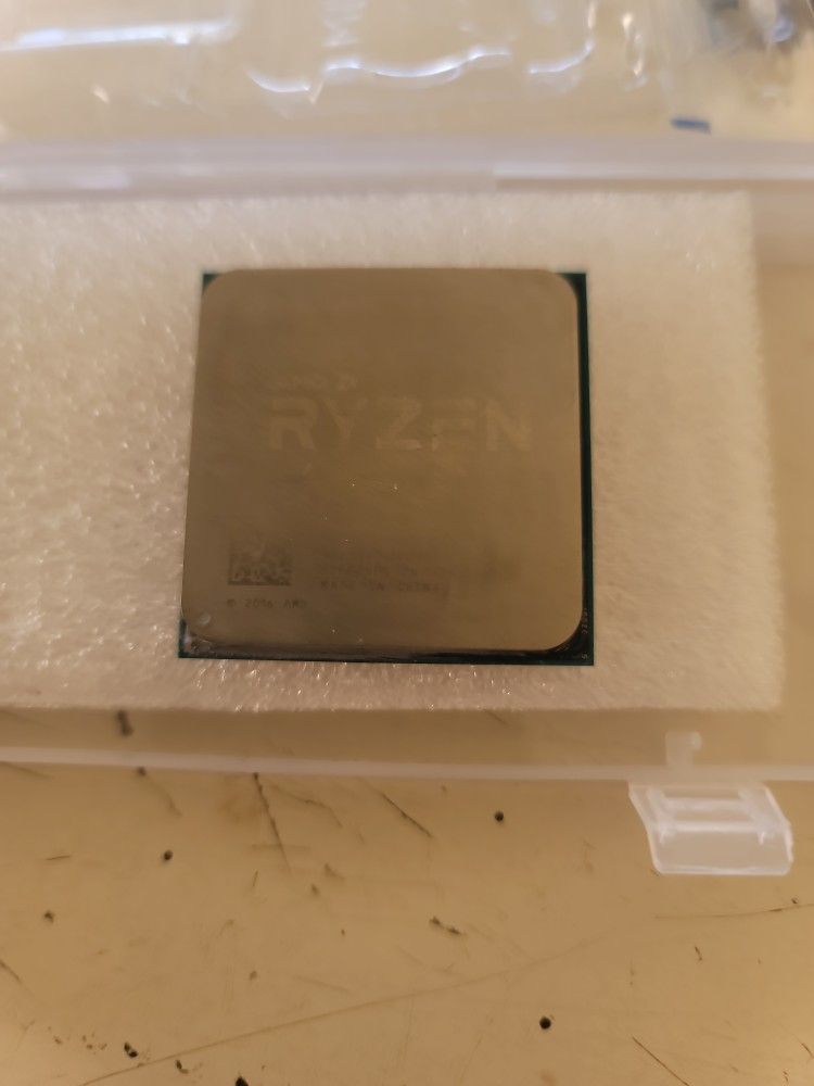 AMD Ryzen 3 2200G CPU