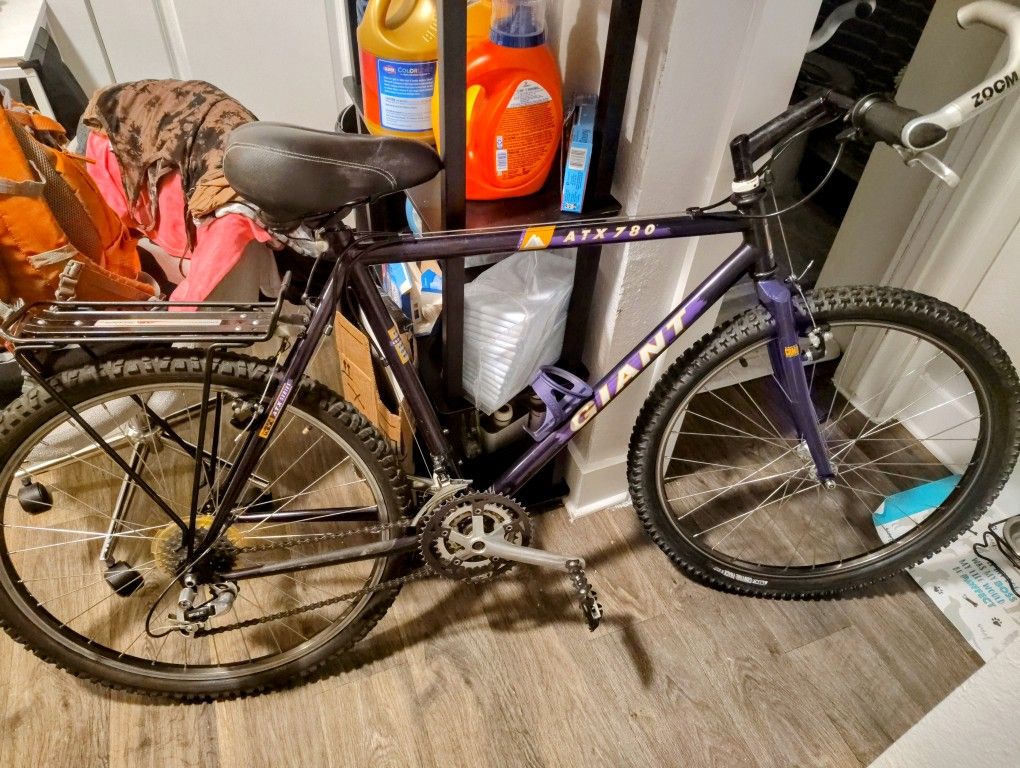 GIANT ATX 780 Bicycle