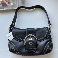 Y2K Vintage Coach SoHo Leather Buckle Flap Small Shoulder Bag in Black with White Stitching