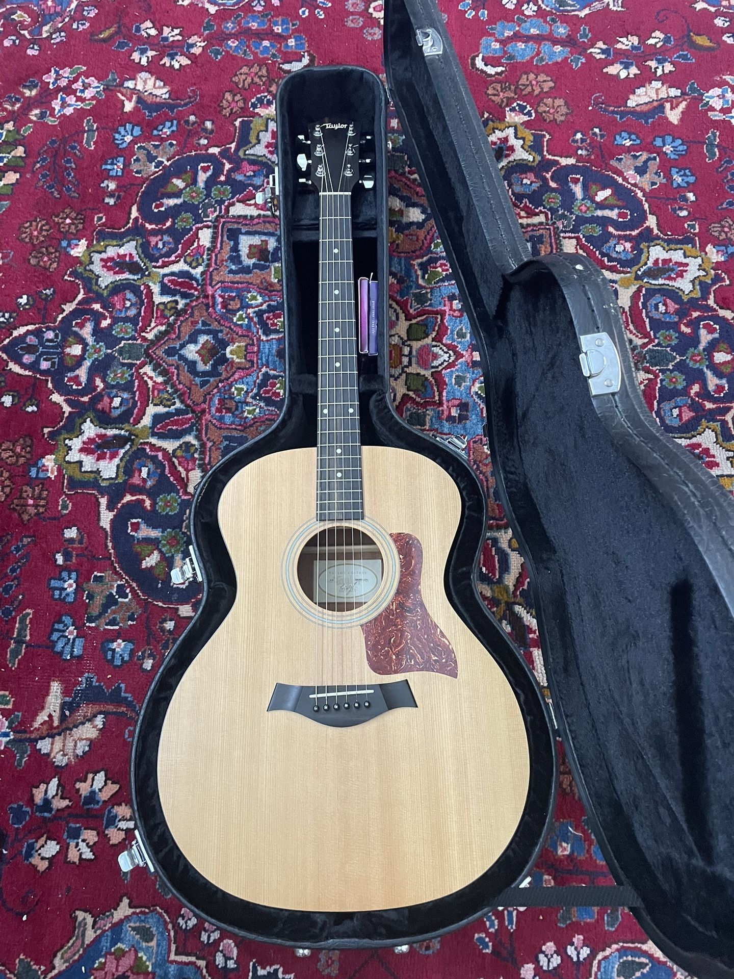 Taylor 214 Acoustic Guitar 