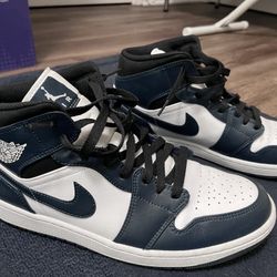 Jordan 1 Mid 10.5