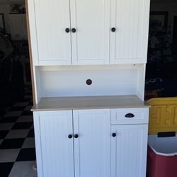 White Hutch 