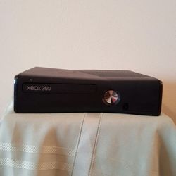 Microsoft Xbox 360 S console 250 GB
