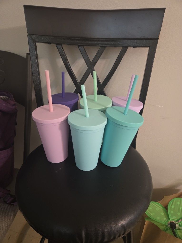 Strata Cups With Straws