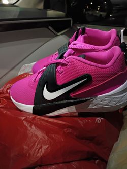 Nike Hustle D 12s Size 5Y